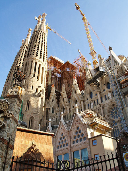 Глазами очевидцев: храм Святого Семейства - Sagrada Familia. Барселона