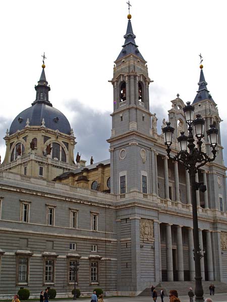 Глазами очевидцев: дворец короля. Приехали в Мадрид