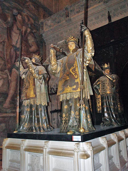 Глазами очевидцев: могила Колумба. Кафедральный собор Севильи
