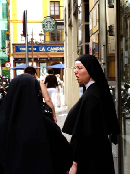 Глазами очевидцев: монахини-католички. На улицах Севильи