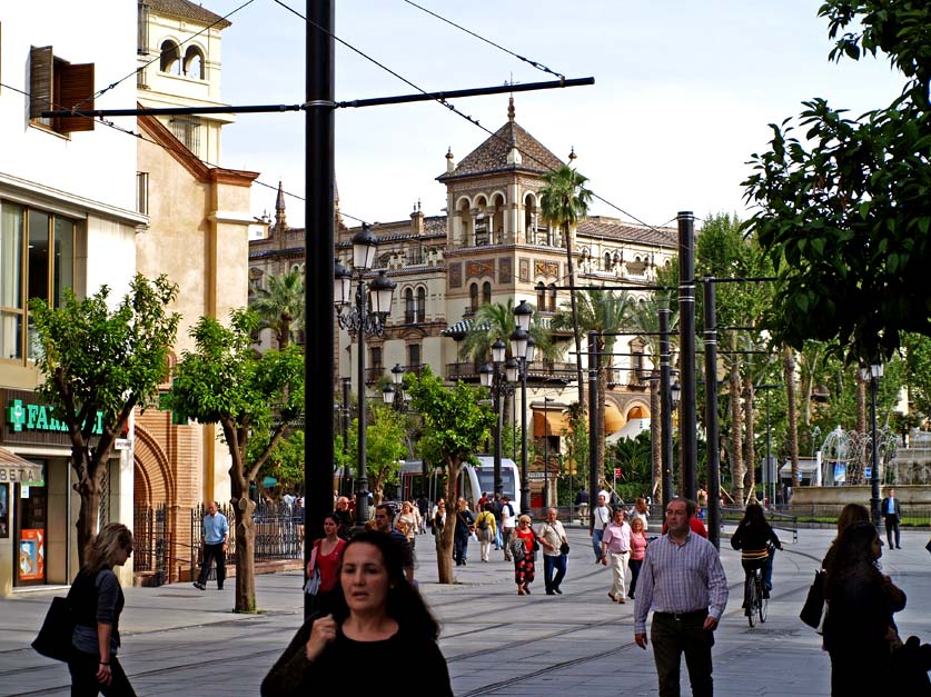 Глазами очевидцев: старинного южного испанского города. На улицах Севильи
